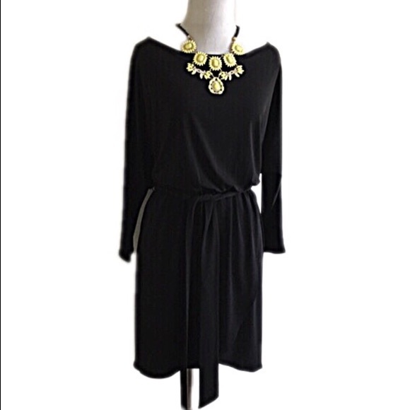 Moda International Dresses & Skirts - New Victoria's Secret Moda International blk dress